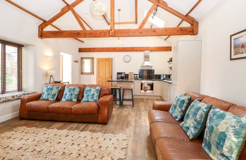 Felmingham House | THE BARNHOUSE, pet friendly, with a garden in North Walsham