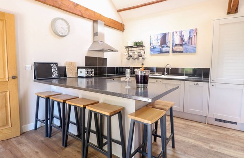 Felmingham House | THE BARNHOUSE, pet friendly, with a garden in North Walsham