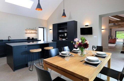 Dartmouth Cottage | The Barns @ Downton