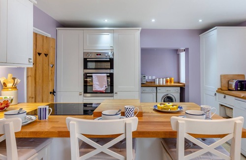 Woofferton House | The Barracks - Cottage