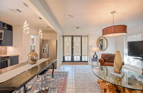 Garden Oaks House | The Barry 2BR 2BA House in the Heart of Oak Forest