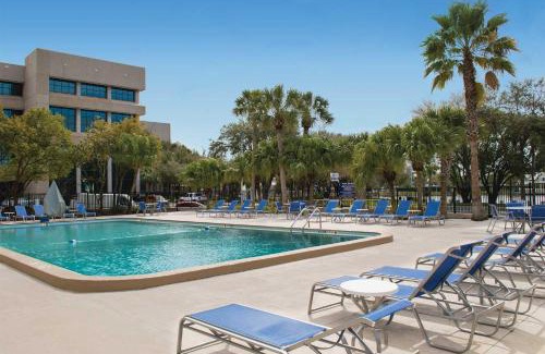 Downtown Tampa Hotel | The Barrymore Hotel Tampa Riverwalk