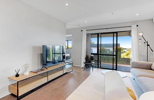 Hillcrest House | The Base Guest Suite with Wi-Fi and Deck