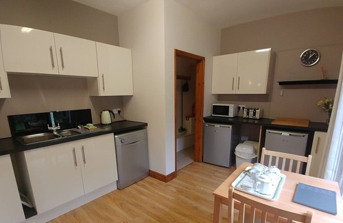 Ledbury Apartment | The Basement is a self-contained ground floor apartment set in 2 acres of garden