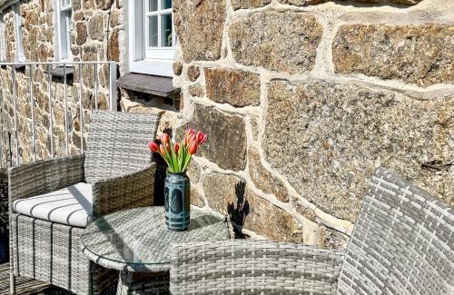 Newlyn House | The Basket Loft