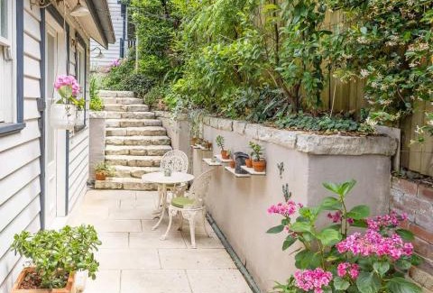 Waverton House | The Bath House cosy &luxe garden Cottage near CBD