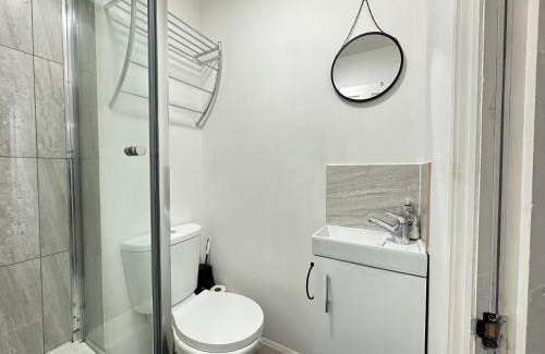 Ilkeston Apartment | The Bath Street Retreat