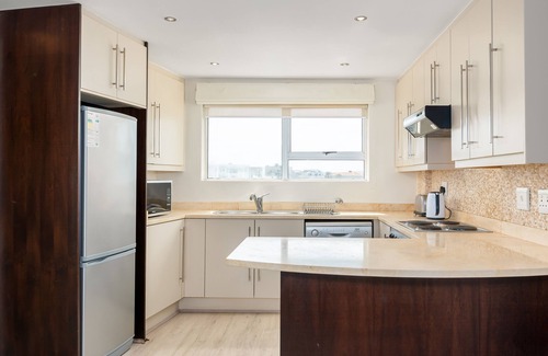 Bloubergstrand Apartment | The Bay 804