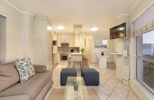 Bloubergstrand Apartment | The Bay A101