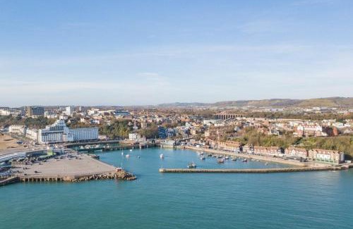 Folkestone House | The Bay by Keepers Cottages