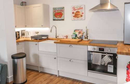 Westgate-on-Sea Apartment | THE BAY, family friendly, country holiday cottage in Westgate-On-Sea
