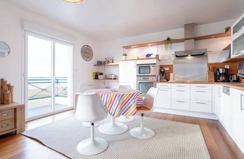 Kerherou Apartment | The Bay - sea view and beach within walking distance - Ideal for couples