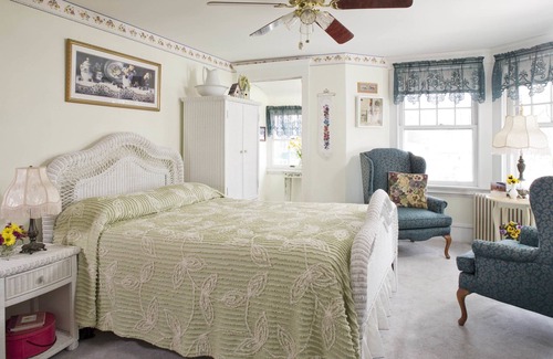 North End Bed & Breakfast | The Bayberry Inn