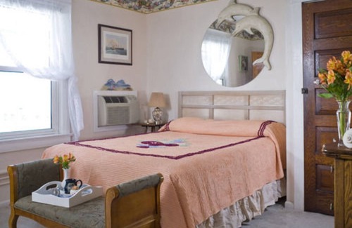 North End Bed & Breakfast | The Bayberry Inn