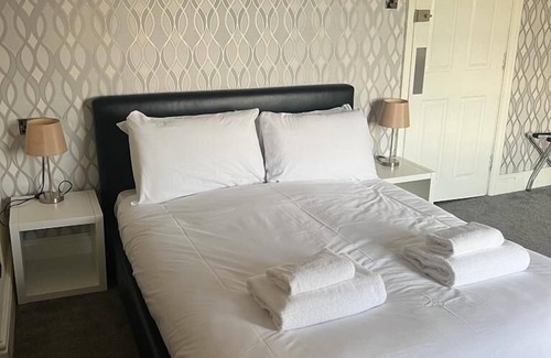 Hurst Green Hotel | The Bayley Arms