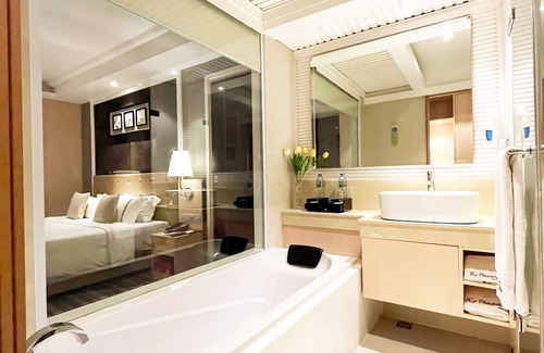 Chom Phon Hotel | The Bazaar Hotel