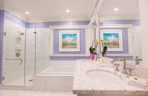 Charleston Hotel | The Beach Club at Charleston Harbor Resort and Marina