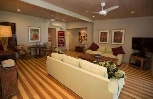 Mission Beach House | The Beach Cottage - Absolute Beachfront