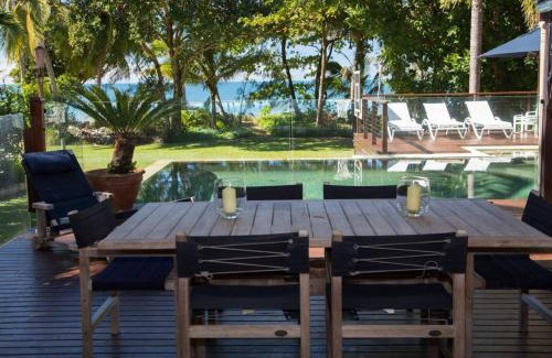 Mission Beach House | The Beach Cottage - Absolute Beachfront
