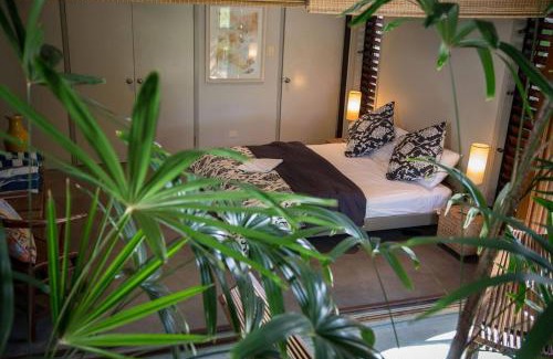 Mission Beach House | The Beach Cottage - Absolute Beachfront