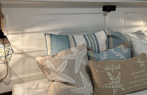 West Irondequoit Cottage | The Beach Cottage Hideaway