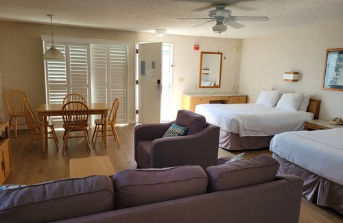 Pacific Beach Hotel | The Beach Cottages