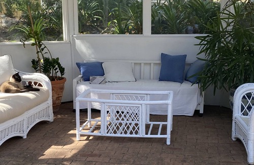 Forresters Beach Apartment | THE BEACH HOUSE IS NOW CLOSED
