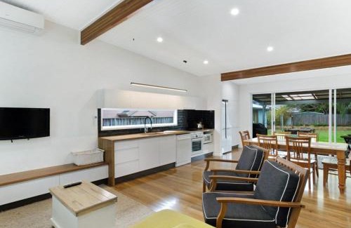 Fingal Bay House | The Beach House 13 Market Street