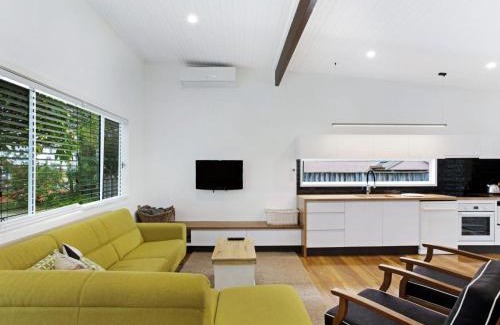 Fingal Bay House | The Beach House 13 Market Street