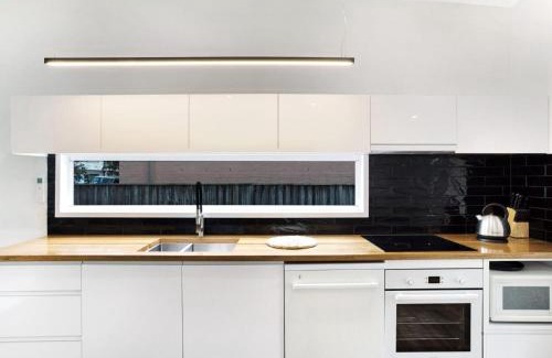 Fingal Bay House | The Beach House 13 Market Street