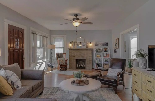 Joplin House | The Beach House Bungalow - Cozy and Peaceful