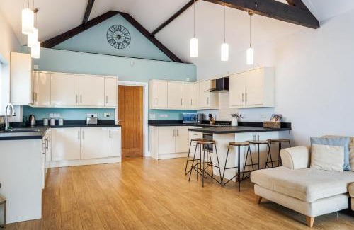 Skewen House | The Beach House - Fully refurbed March 2024