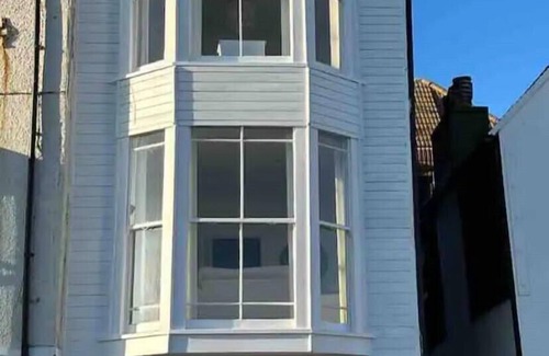 Old Town Hastings Apartment | The Beach House