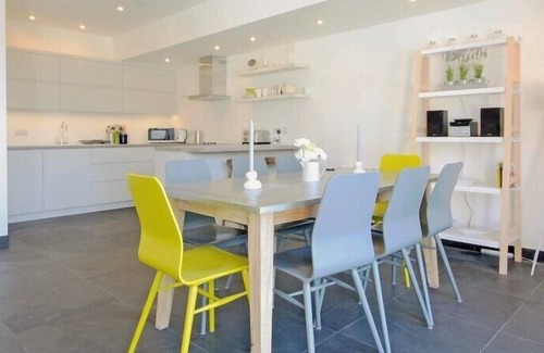 Polzeath Cottage | THE BEACH HOUSE, pet friendly, with open fire in Polzeath