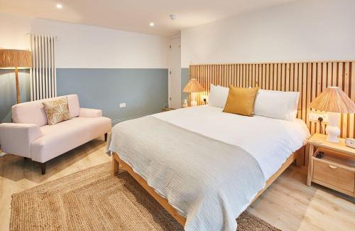 South Cliff Apartment | The Beach House - Pool & Spa
