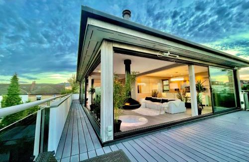 Westbourne Apartment | The Beach Hytte - Stunning Sea View Penthouse