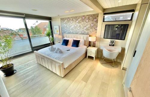 Westbourne Apartment | The Beach Hytte - Stunning Sea View Penthouse