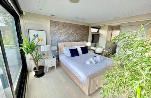 Westbourne Apartment | The Beach Hytte - Stunning Sea View Penthouse