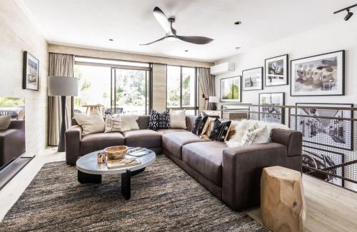 Noosa Heads Apartment | The Beach Lodge style and location in one great apartment