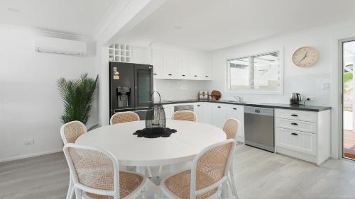 Salamander Bay House | The Beach Shack on Wanda - Waterfront Coastal Chic