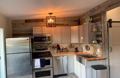 Cocoa Beach Apartment | The Beach side condo