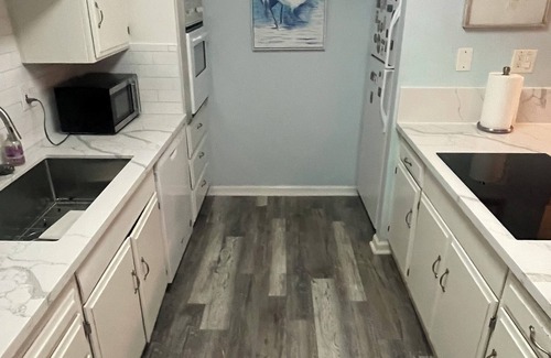 Point Loma Heights Condo | The Beachbird - Near Seaworld, The Beach and Downtown! AC in rooms!