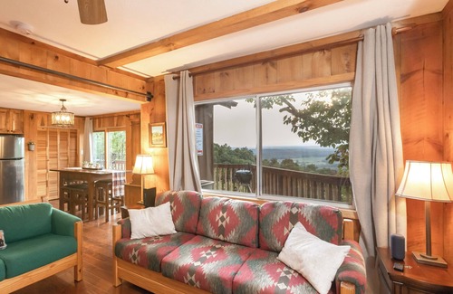Fishers Hill Cabin | The Bear Den - Mountain Cabin w/Spectacular Views - AWD/4WD Required