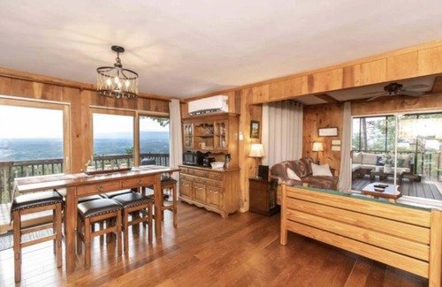 Fishers Hill Cabin | The Bear Den - Mountain Cabin w/Spectacular Views - AWD/4WD Required
