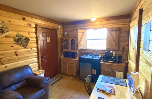 Mena Cabin | The Bear Den