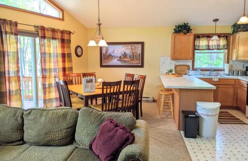 Albrightsville Ski Chalet | The Bear Foot Lodge by AvantStay Game Room Deck BeachLake Access