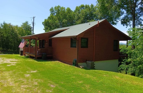 Murphy Cabin | The Bear Necessities - Murphy NC