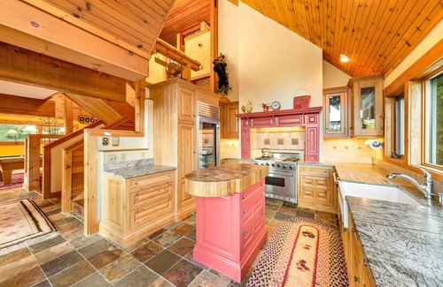 Stratton Mountain House | The Bear Ski House - 5 mins from Stratton Mountain