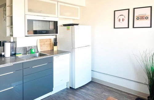 Jefferson Park Apartment | The Beat Box Studio