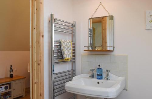 Chard House | The Bee Hive